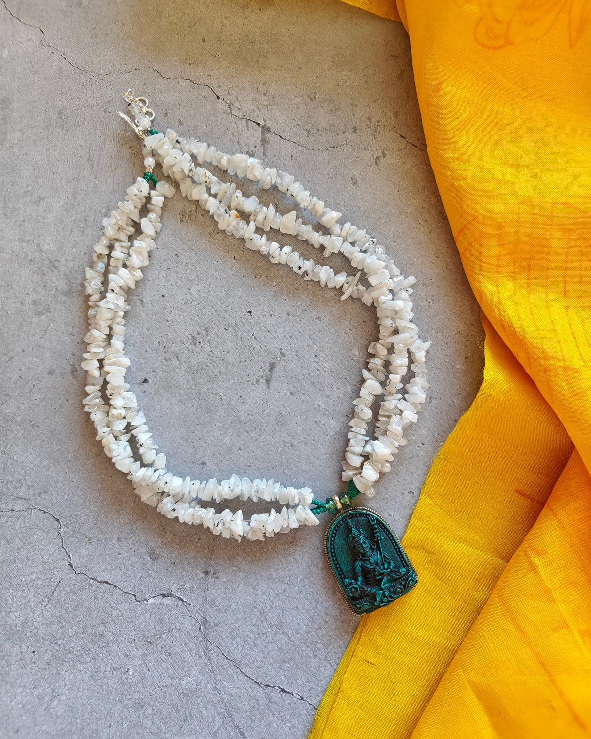 DZAMBHALA (FULL WHITE)
