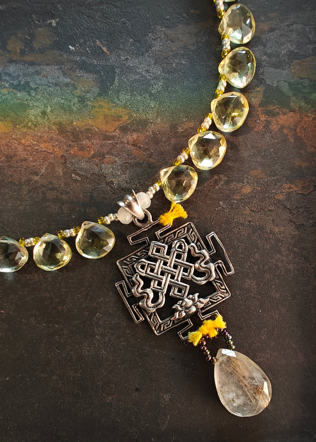 TIBETAN ENDLESS KNOT